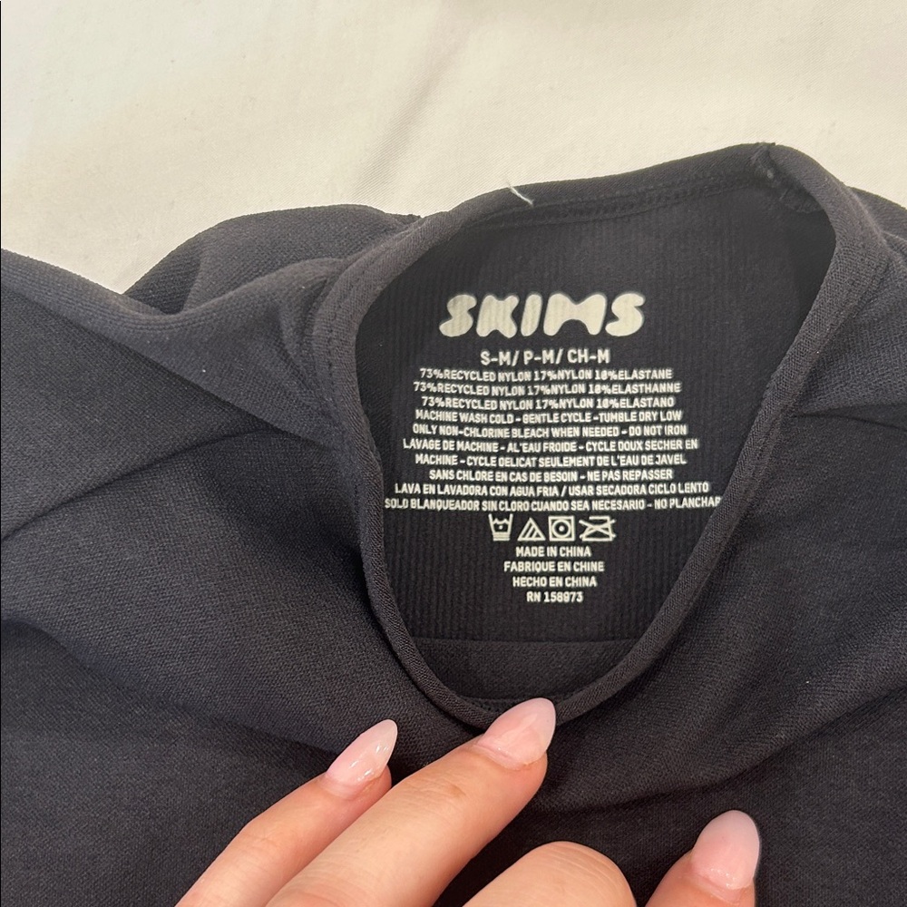 SKIMS Contour Nylon T-shirt - Picture 4 of 4